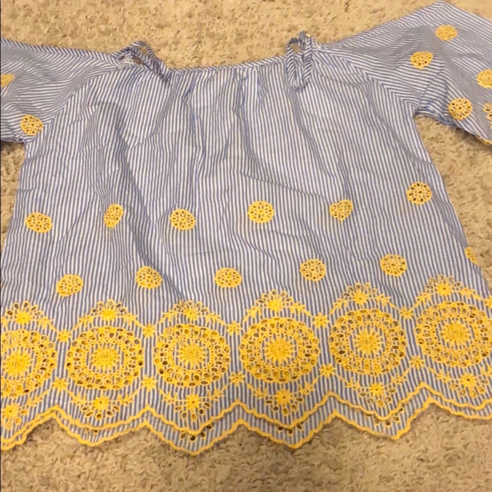 super cute off the shoulder summer shirt